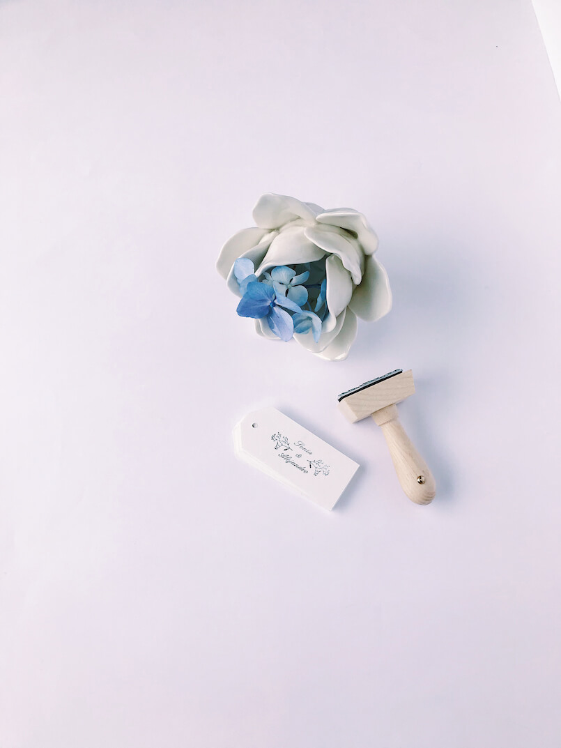 Etiquetas invitaciones de boda y sello personalizado ramillete Marmarina